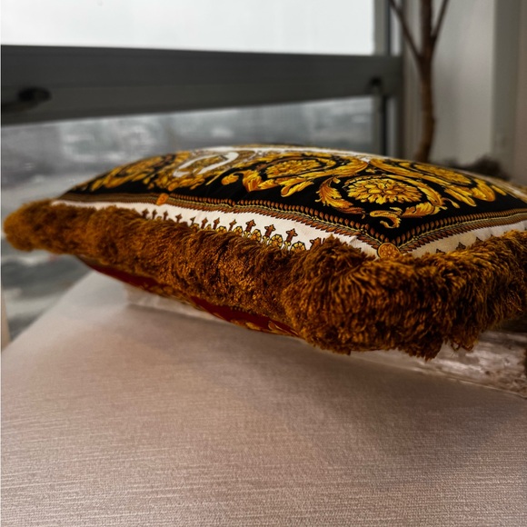 Versace Pillow - Picture 11 of 17